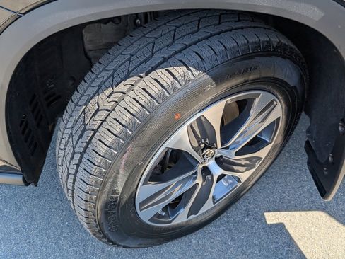 Used 2024 Toyota Highlander XLE image 21