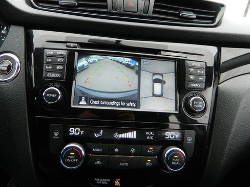 Used 2018 Nissan Rogue Sport SV w/ SV Technology Package image 20