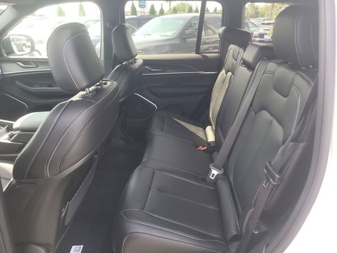 New 2026 Jeep Grand Cherokee Limited RWD image 12