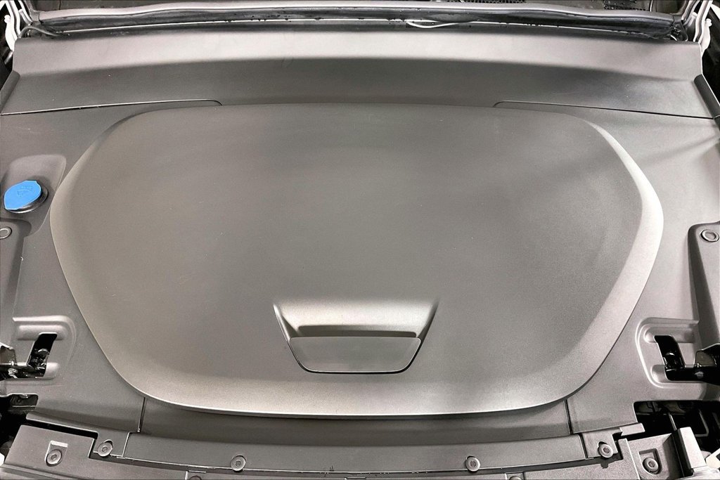Used 2023 Volvo XC40 Recharge Ultimate w/ Protection Package Premier AWD/4WD image 9