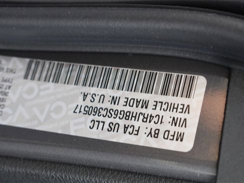 New 2025 Jeep Grand Cherokee Limited w/ Trailer Tow Package image 38