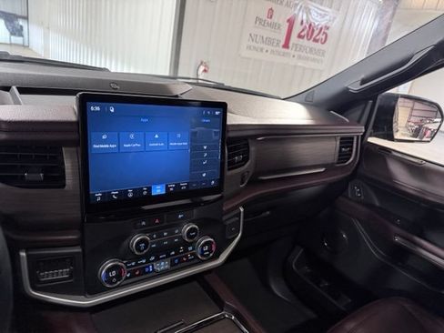 Used 2024 Ford Expedition Limited AWD/4WD image 22