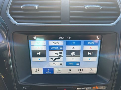 Used 2018 Ford Explorer XLT w/ Equipment Group 202A AWD/4WD image 40