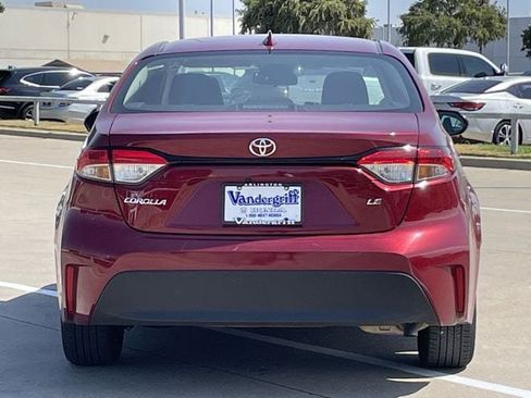 Used 2025 Toyota Corolla LE FWD image 5