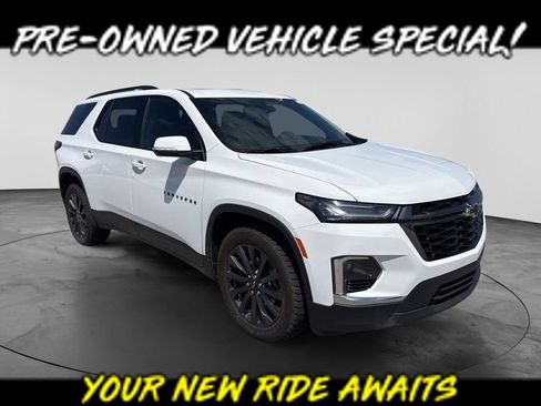 Used 2023 Chevrolet Traverse RS AWD/4WD image 1