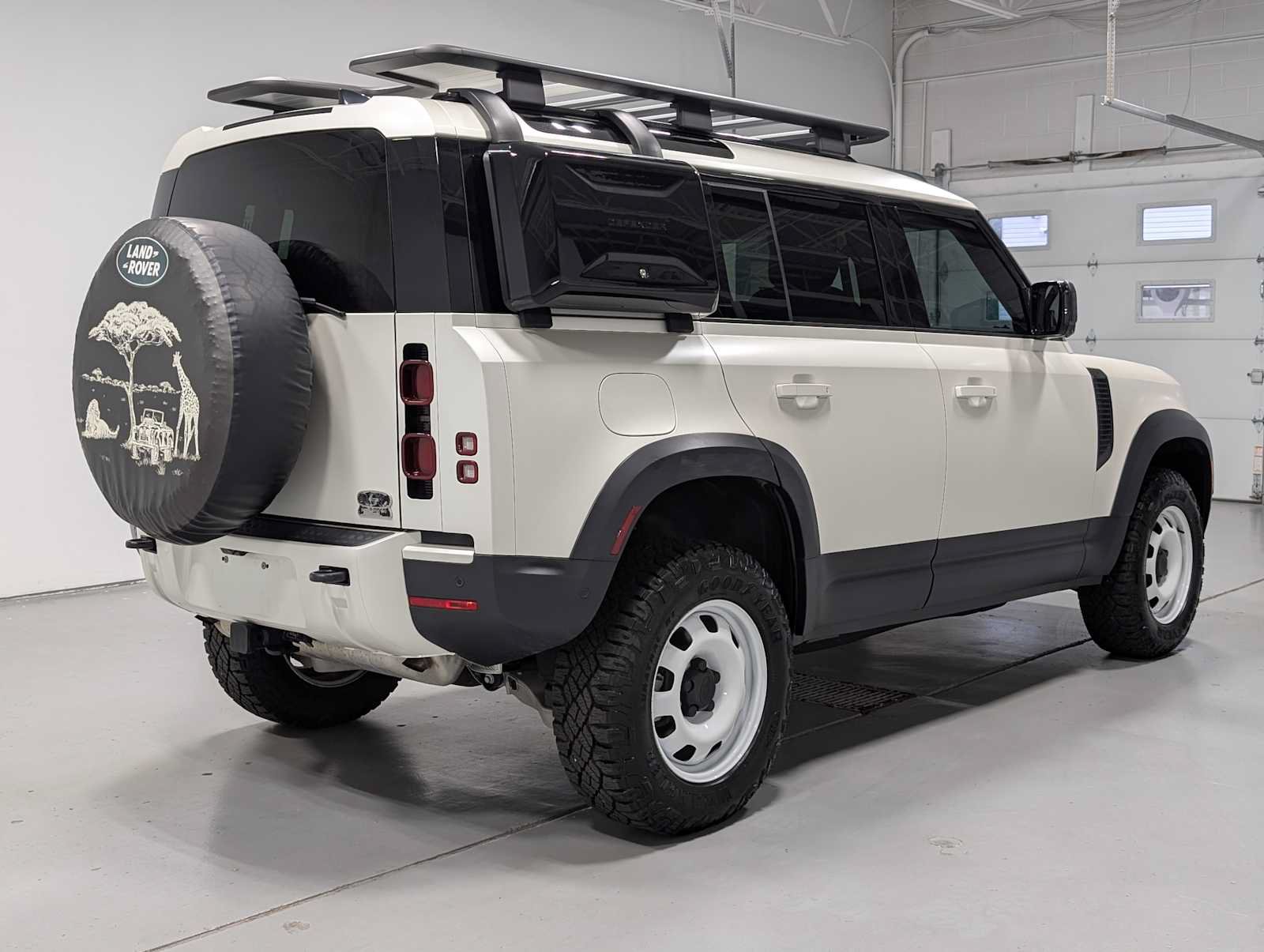 Used 2024 Land Rover Defender 110 S AWD/4WD image 8
