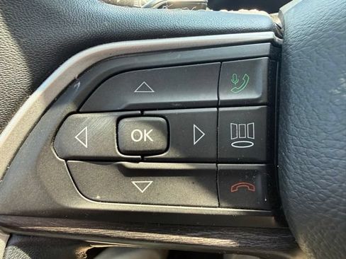 Certified 2022 Jeep Grand Cherokee L Limited AWD/4WD image 18