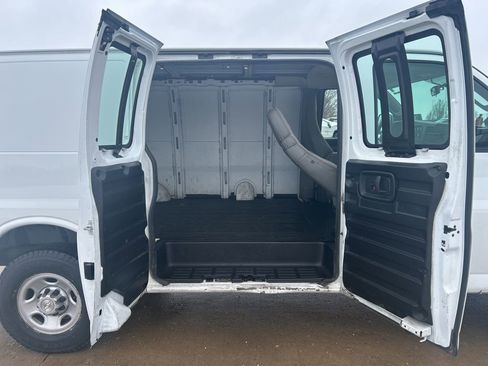 Used 2019 Chevrolet Express 2500 w/ Driver Convenience Package image 19