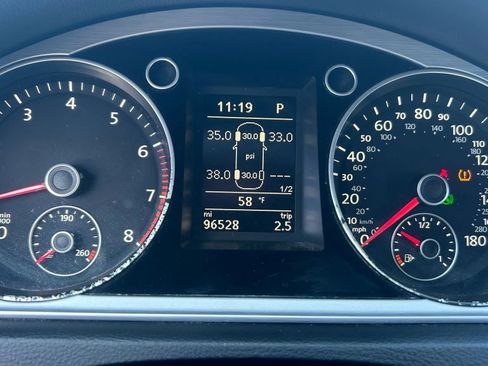 Used 2015 Volkswagen CC Sport image 15