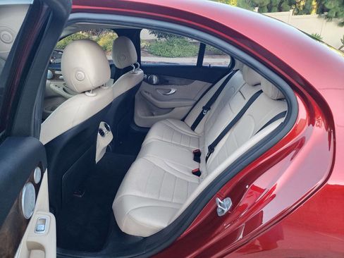 Used 2017 Mercedes-Benz C 300 4MATIC Sedan image 17
