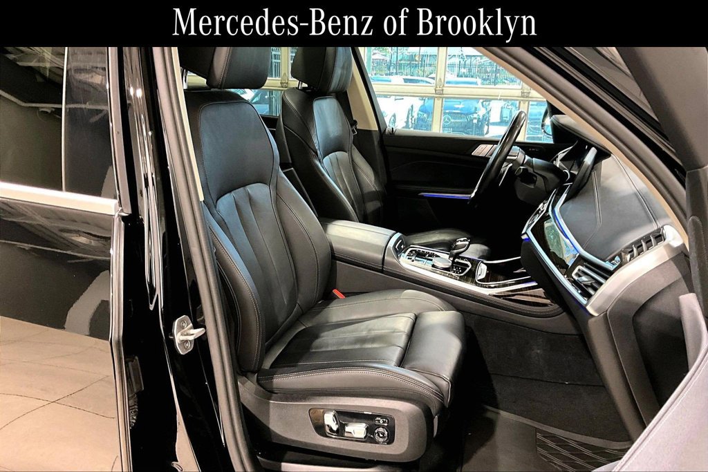 Used 2021 BMW X7 xDrive40i w/ Premium Package 2 AWD/4WD image 9