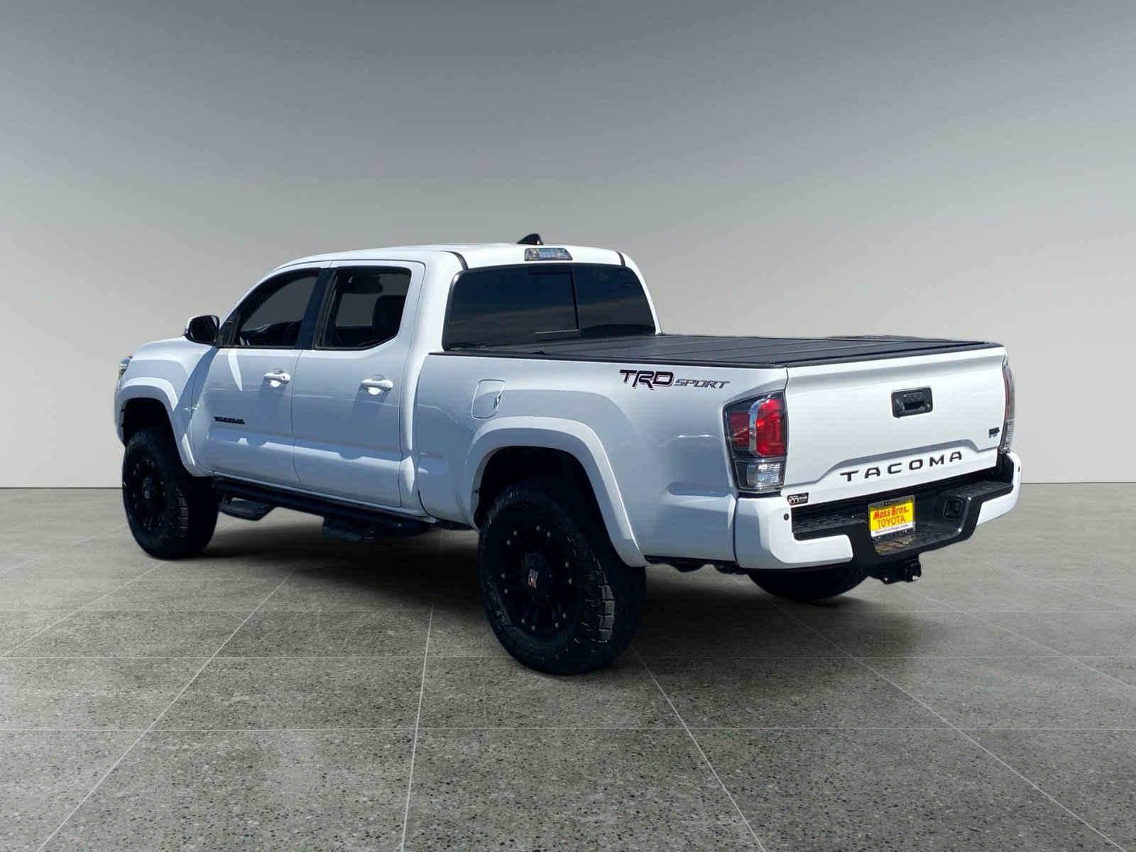 Used 2021 Toyota Tacoma TRD Sport w/ Technology Package RWD image 3