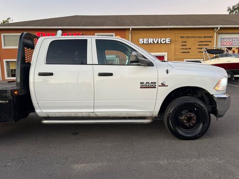 Used 2018 RAM 3500 Tradesman w/ Chrome Appearance Group image 12