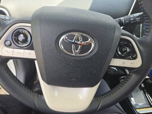 Used 2018 Toyota Prius Three Touring FWD image 20