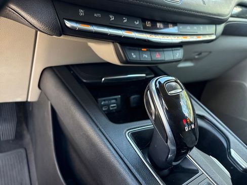 Used 2020 Cadillac XT4 Premium Luxury w/ Cold Weather Package FWD image 19