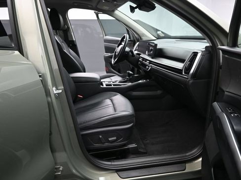 Used 2024 Kia Sorento X-Line EX AWD/4WD image 16