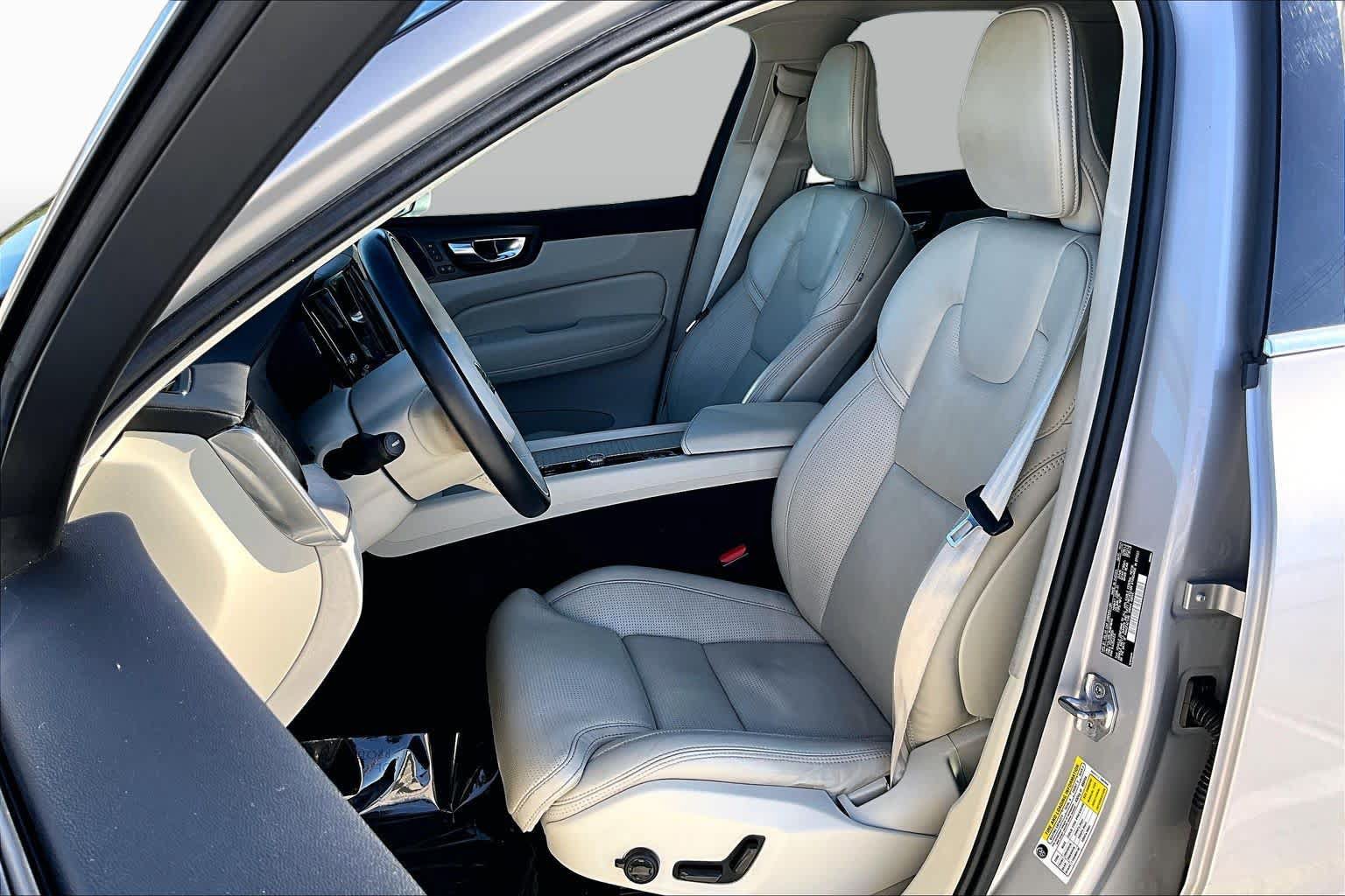 Used 2022 Volvo XC60 B5 Inscription w/ Advanced Package FWD image 8
