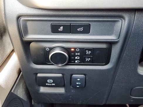 Used 2024 Ford Expedition XLT RWD image 23