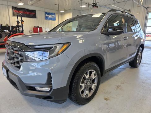 Used 2022 Honda Passport TrailSport image 6