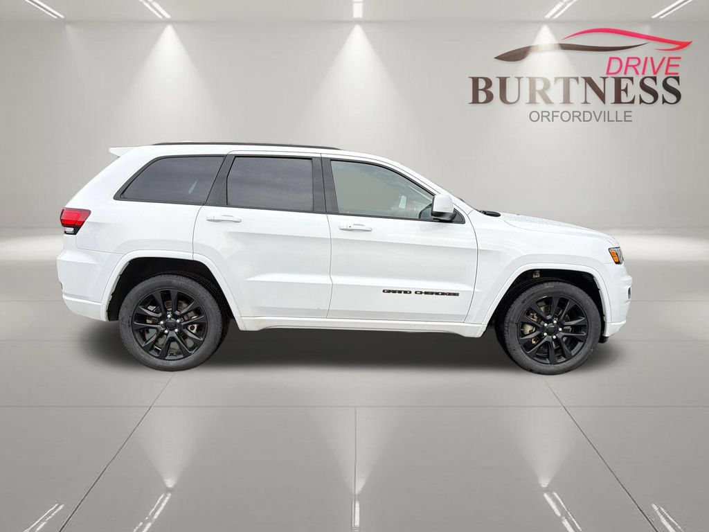 Used 2021 Jeep Grand Cherokee Laredo X AWD/4WD image 9