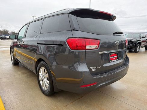 Used 2018 Kia Sedona LX w/ LX Essentials Premium Package image 7
