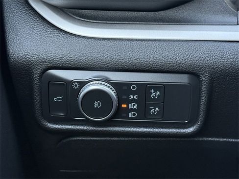 Certified 2022 Ford Explorer XLT w/ Equipment Group 202A image 22