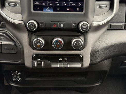 Used 2024 RAM 2500 Big Horn AWD/4WD image 15