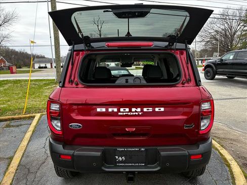 Used 2025 Ford Bronco Sport Badlands image 7