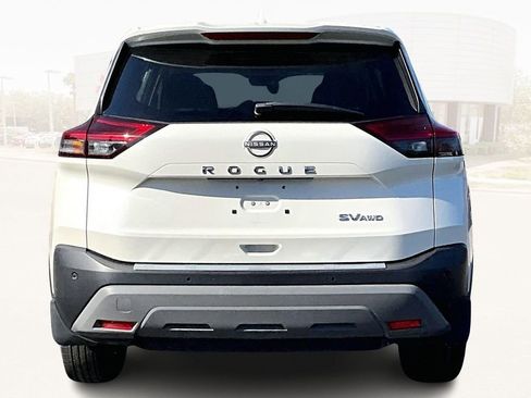 Used 2023 Nissan Rogue SV image 5