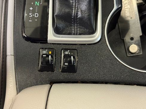 Used 2019 Toyota Highlander XLE FWD image 36