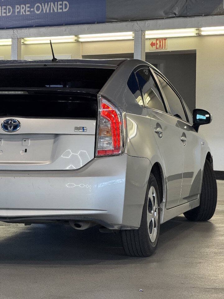 Used 2014 Toyota Prius Two FWD image 9