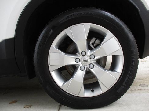 Used 2022 Volvo XC40 T5 Momentum image 71