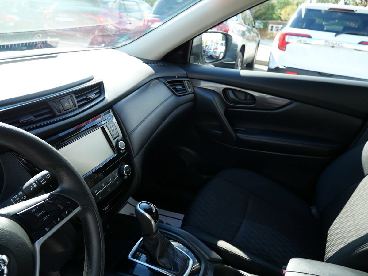 Used 2019 Nissan Rogue S AWD/4WD image 13
