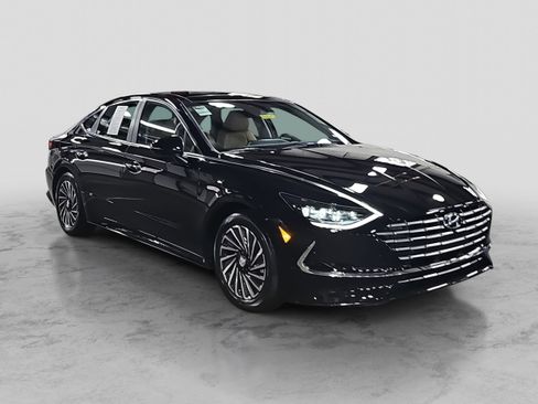 Used 2023 Hyundai Sonata Limited w/ Cargo Package image 3