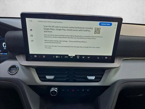 Used 2025 Ford Explorer Active w/ Active Comfort Package RWD image 14