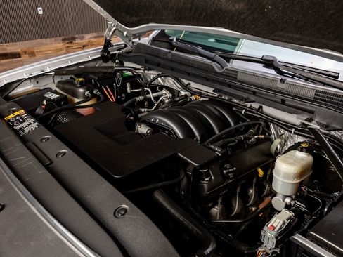 Used 2017 GMC Sierra 1500 SLT w/ Enhanced Driver Alert Package image 36