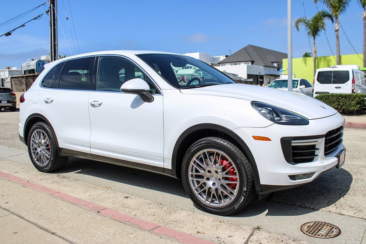 Used 2015 Porsche Cayenne Turbo AWD/4WD image 8