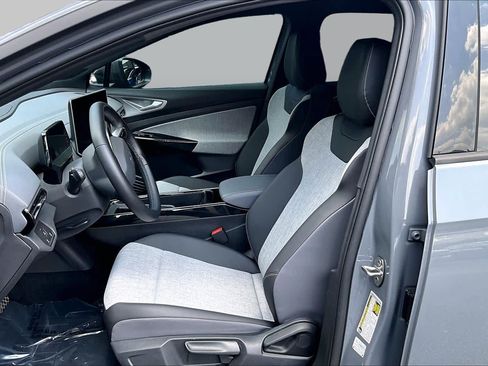 Used 2025 Volkswagen ID.4 Pro RWD image 8