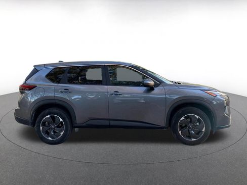 Used 2025 Nissan Rogue SV image 8
