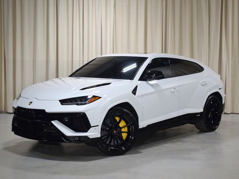 Used 2024 Lamborghini Urus S image 1