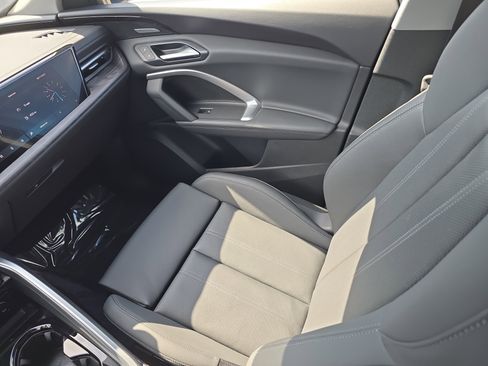 New 2025 Audi Q5 Prestige image 14