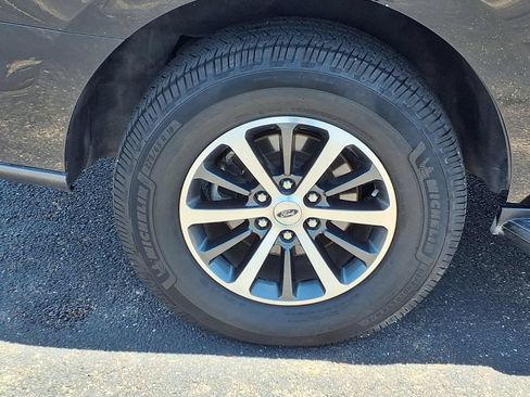 Used 2021 Ford Expedition XLT RWD image 9