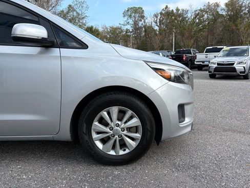 Used 2018 Kia Sedona L image 32