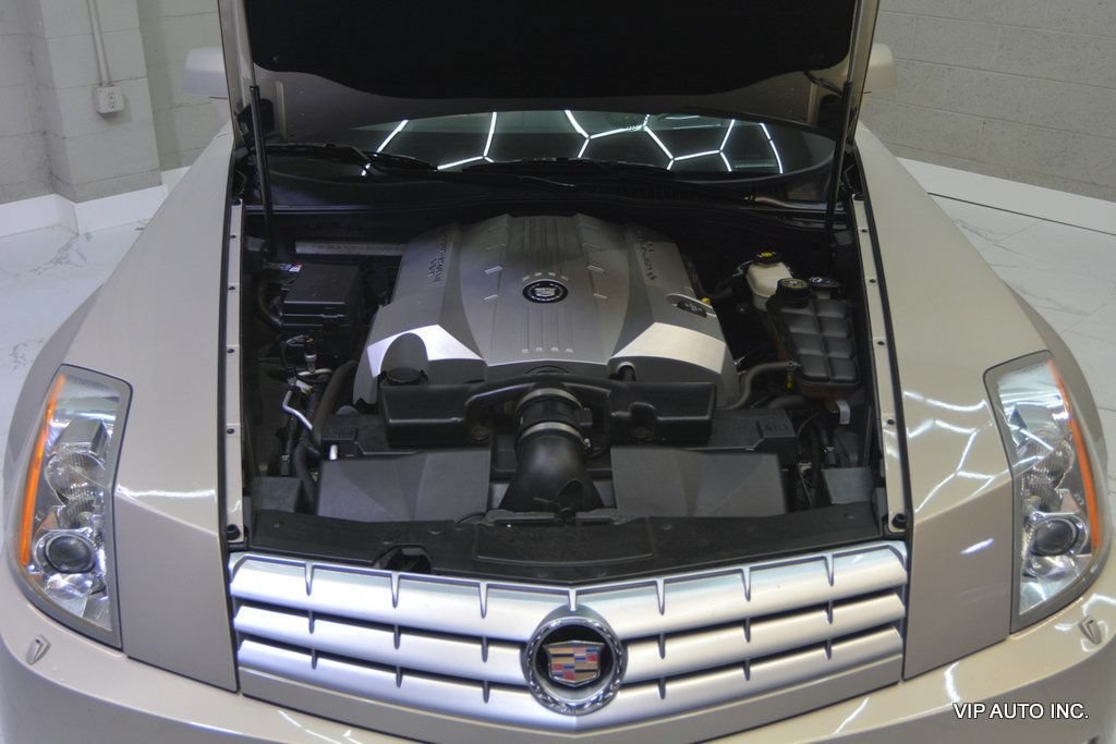 Used 2006 Cadillac XLR RWD image 41