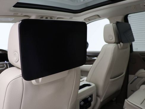 Used 2023 GMC Yukon XL Denali w/ Advanced Technology Package image 13
