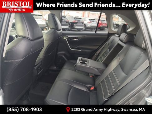 Used 2020 Toyota RAV4 XLE Premium image 16