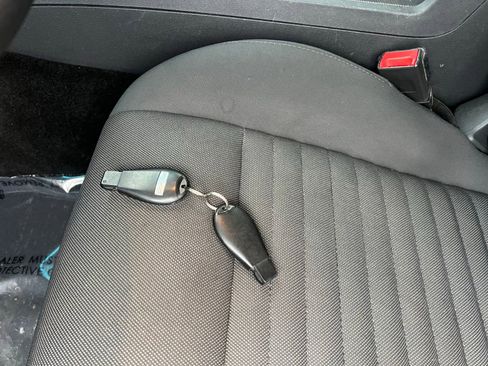 Used 2012 Dodge Challenger R/T image 19