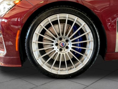 Used 2022 BMW ALPINA B7 xDrive w/ Luxury Rear Seating Package image 10