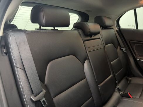 Used 2015 Mercedes-Benz GLA 250 4MATIC image 26