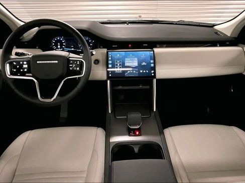 Certified 2025 Land Rover Discovery Sport S image 18